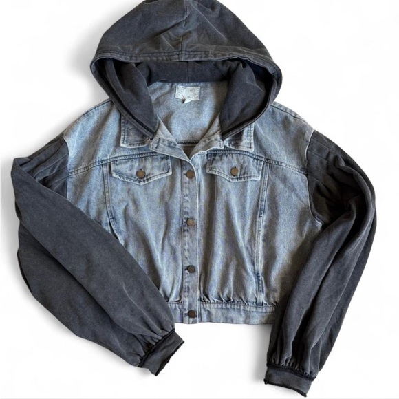 Oli & Hali Jackets & Blazers - Oli & Hali Womens Denim Hooded Sweatshirt Jacket Button Cropped Layered Boho L